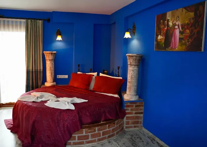 Rebetika Hotel & Bistro