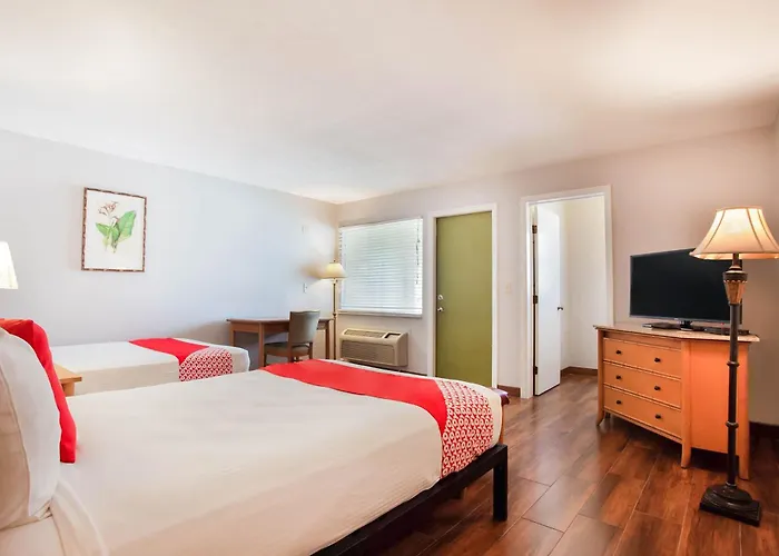 Oyo Waterfront Hotel- Cape Coral Fort Myers, Fl