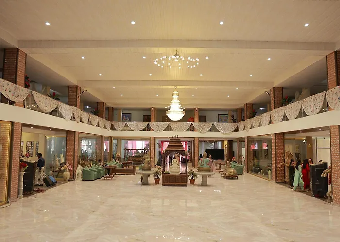 Hotel Sai Palkhi Niwara