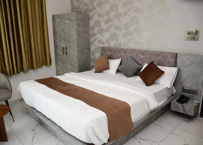 Hotel Morvi Nandan