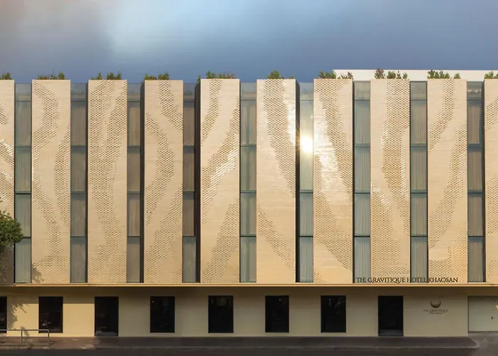 The Gravitique Hotel Khaosan
