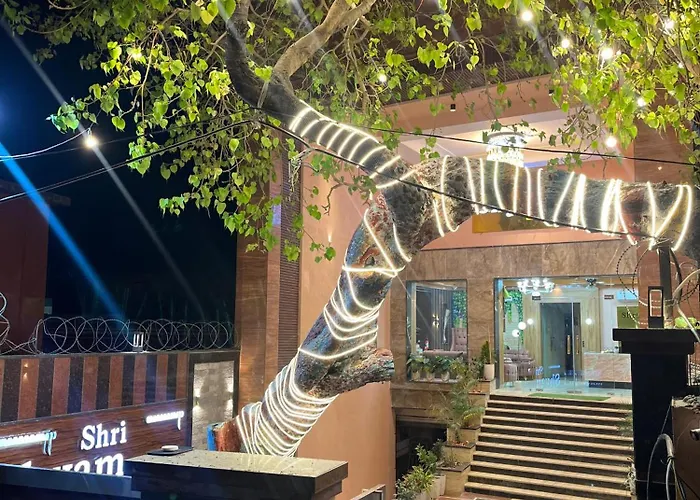 Shri Shyam Hotel, Near Harkipauri