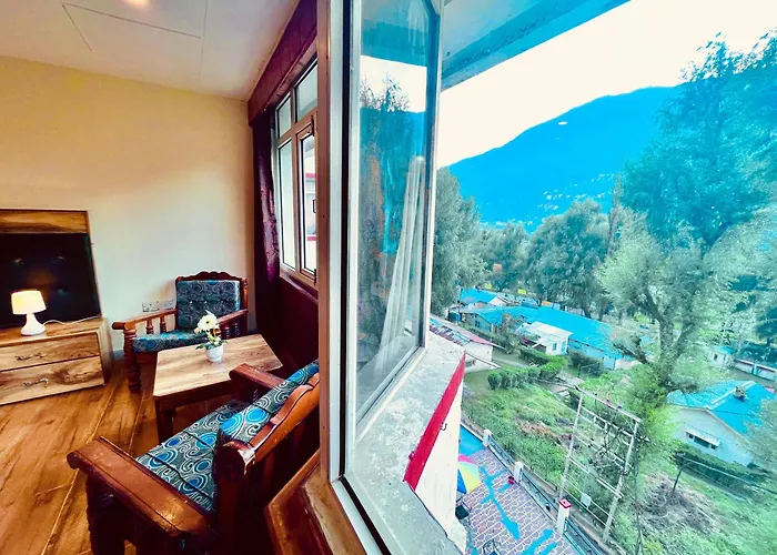 The Town House - Lavish & Luxury Rooms Near Mall Road Manali