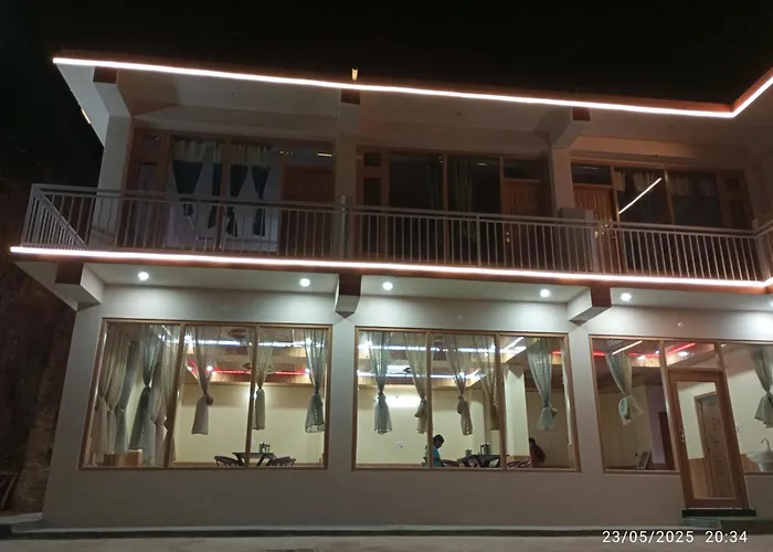 Sharma Hotel Chail Inn