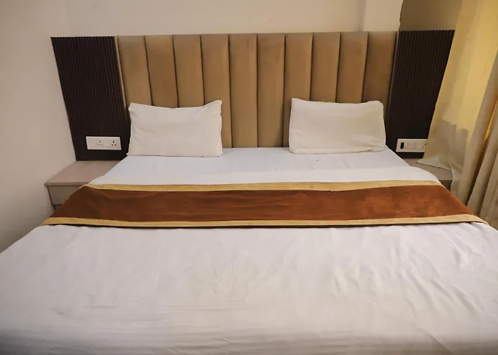 Hotel Green Apple Bareilly