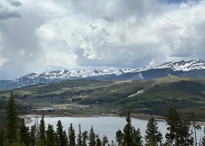 New! Marriott Slope View Ski In Ski Out Luxury Studio Sleeps 4 Full Kitchen, Amenities & Fee Parking