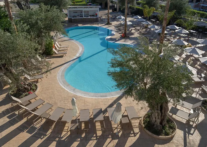 Cnic Gemini Hotel Mesongí