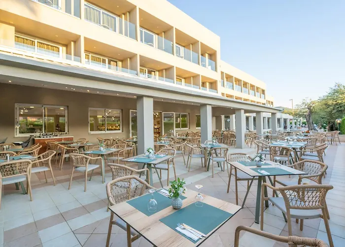 Cnic Gemini Hotel Mesongí