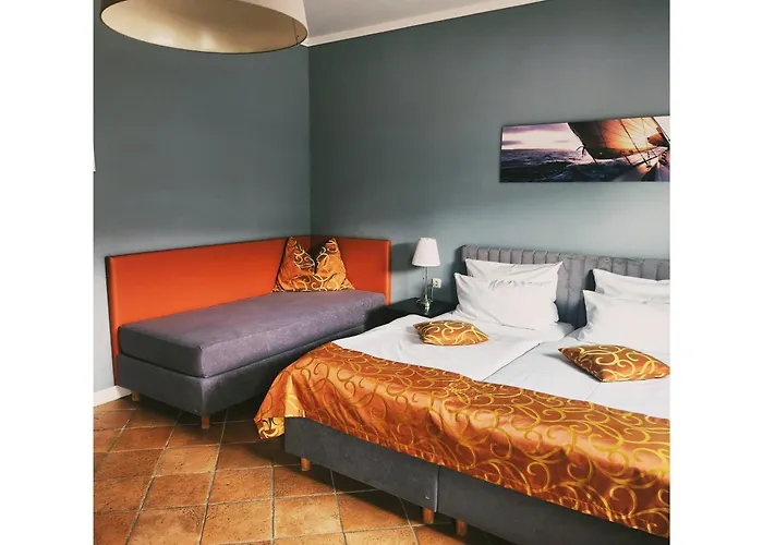 Unterwegs ins Apartmenthaus ehemalige Apartmenthaus Unterwegs