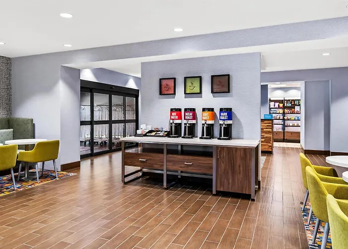 Hampton Inn Omaha/West Dodge Road, Old Mill