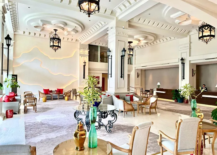 Vermillion Hotel