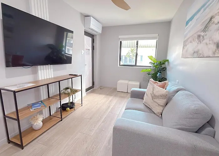 Belmoral Corporate Suites (Adults Only)