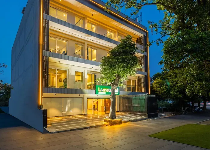 Limewood Signature - Golf Course Extension Road