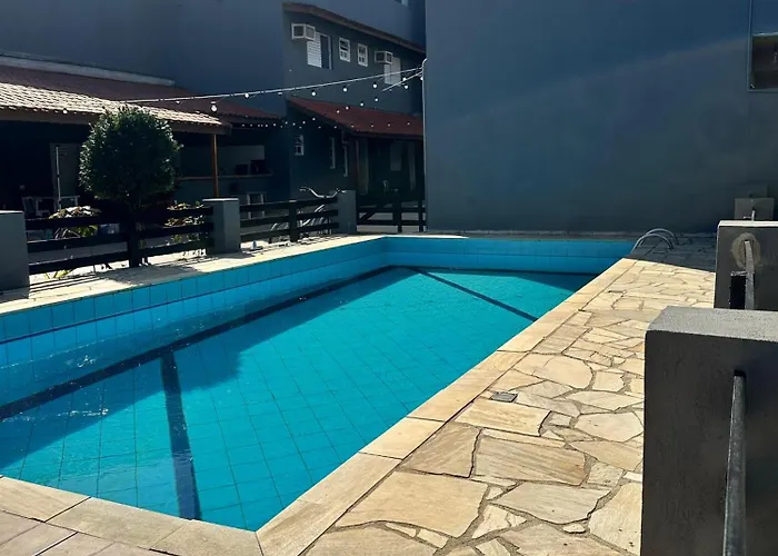 POUSADA OHANA, SUITES ao LADO DO SESC BERTIOGA, e PROXIMO A PRAIA