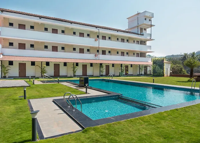 Hotel Holiday Village