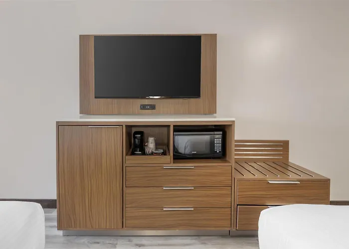 Best Western Airport Plaza Hotel – LAX Airport LA Stadium