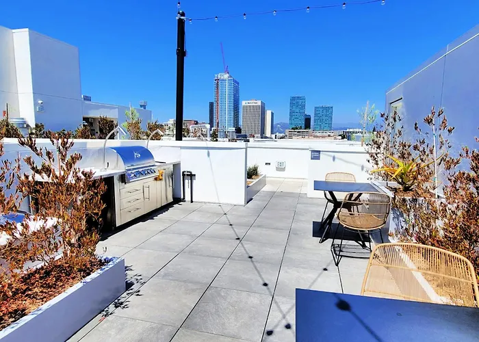Dream Escape With Great Rooftop Views
