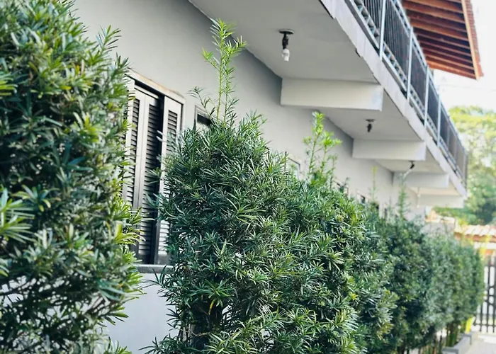 POUSADA OHANA, SUITES ao LADO DO SESC BERTIOGA, e PROXIMO A PRAIA