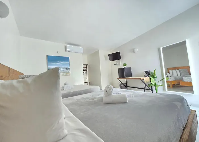Nautilus By La Jamaca Hotels-Downtown La Parguera