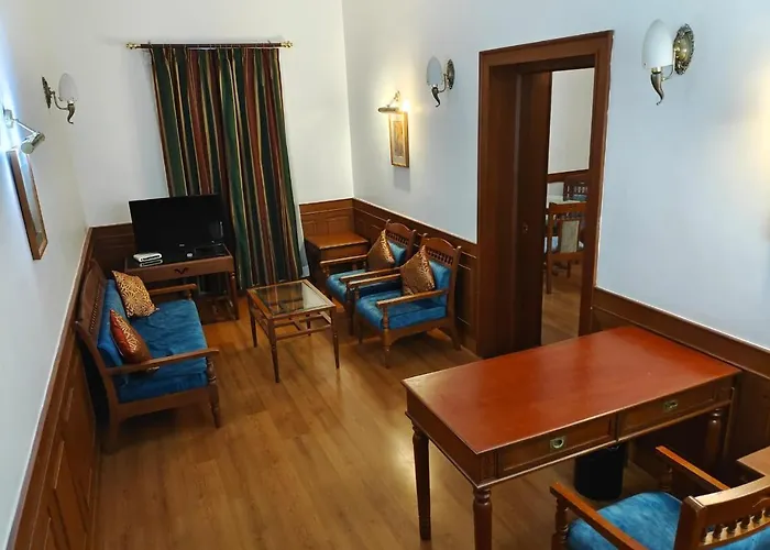 Ktdc Mascot Hotel - A Heritage Living Experience