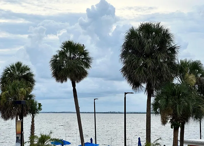 Reduced Fall And Winter Rates! Enjoy Sunsets From Your Balcony Or The Heated Pool!