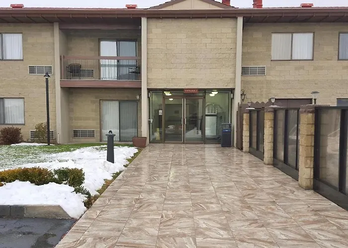 Best Western Plus Lake Front Hotel