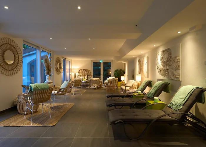 KIRCHERS PARK-HOTEL KAISERSTUHL Garni