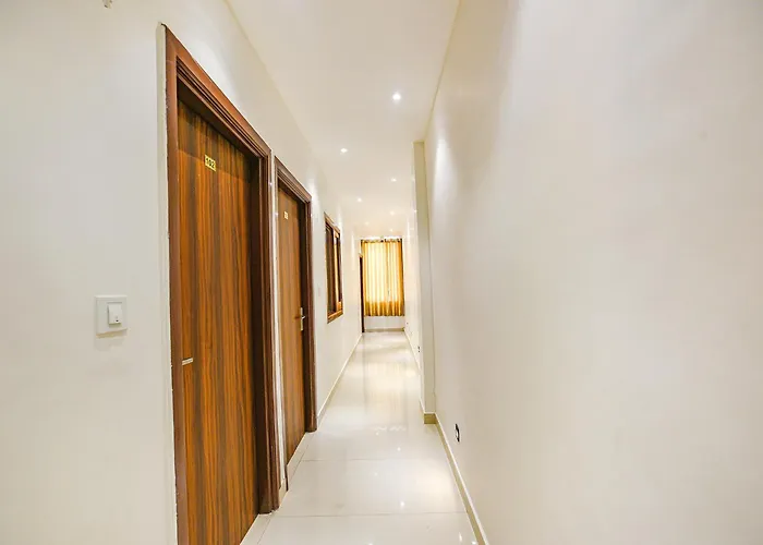 Solace Inn With Lift Near Golden Temple