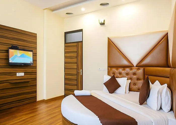 Hotel Woodcrest By Sidham Group !! Comfortable And Peaceful Stay !! Top Rated !! Preferred Hotel Chain