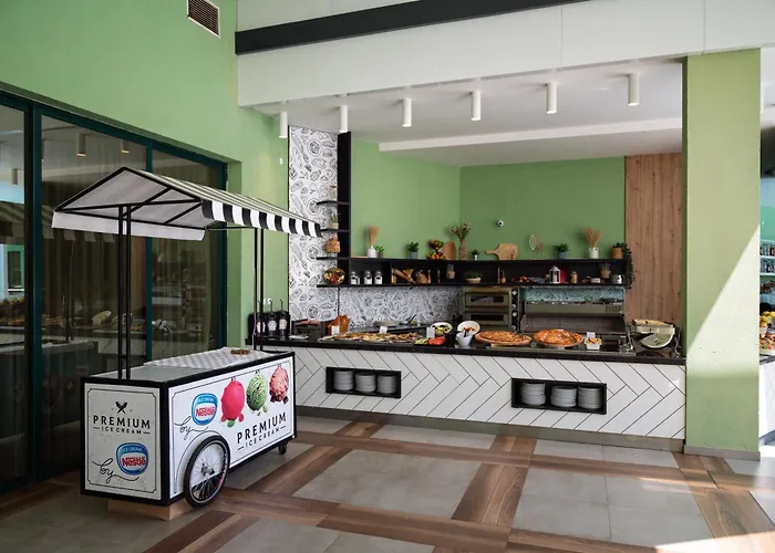 Hotel MARVEL - FULLY RENOVATED FREE Beach Access