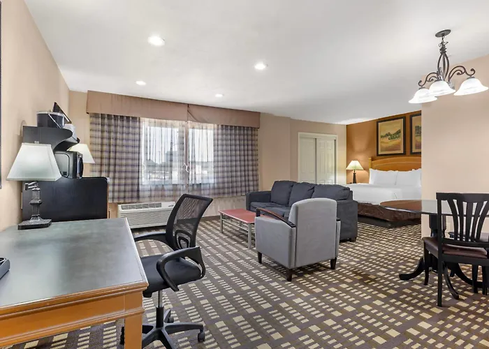 Quality Inn & Suites Plano East - Richardson