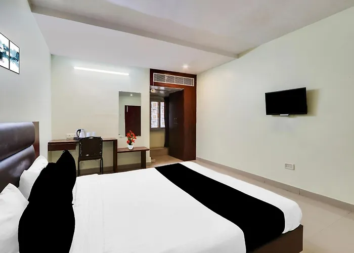 Super Townhouse Gudivada Formerly Sistla