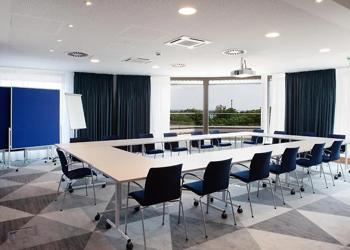 Holiday Inn Express&Suites Monheim am Rhein by IHG