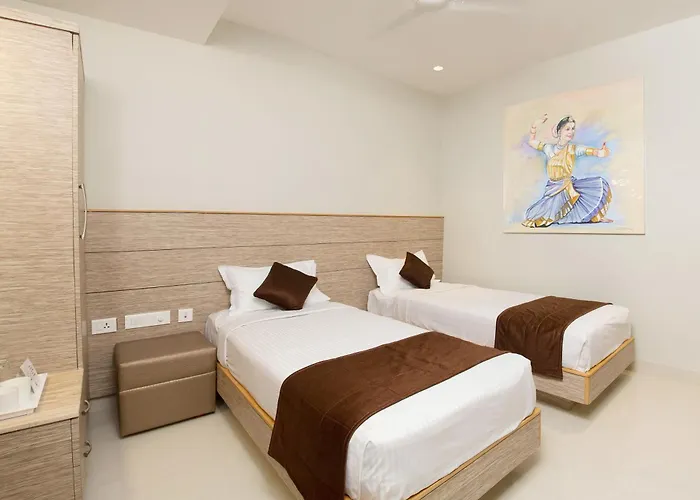Sri Aadhish Grand Hotel