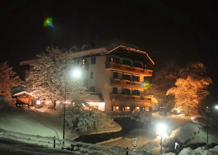 Rauzi Hotel Garni & Apartments