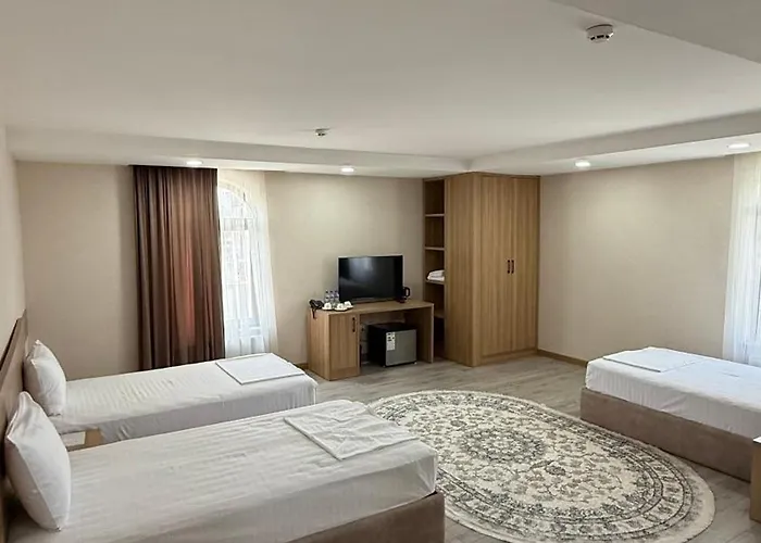 Saroy Gardens Hotel