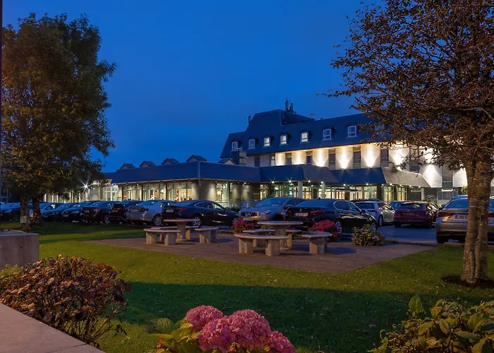 Flannery'S Hotel