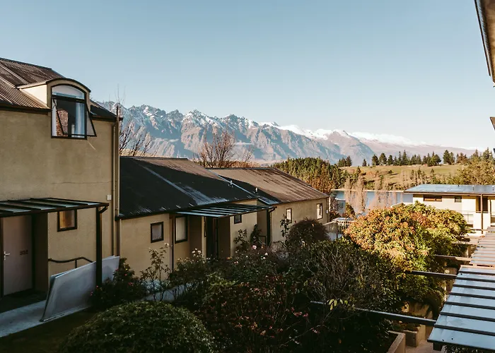 Garden Court Suites&Apartments