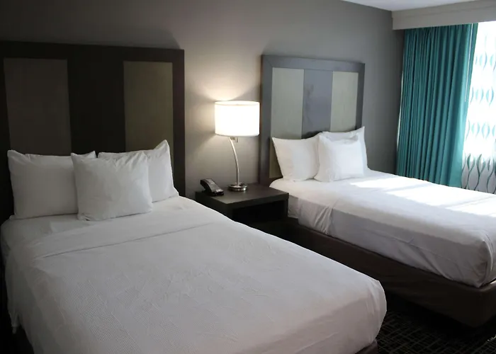 La Quinta Inn & Suites By Wyndham Indianapolis Downtown