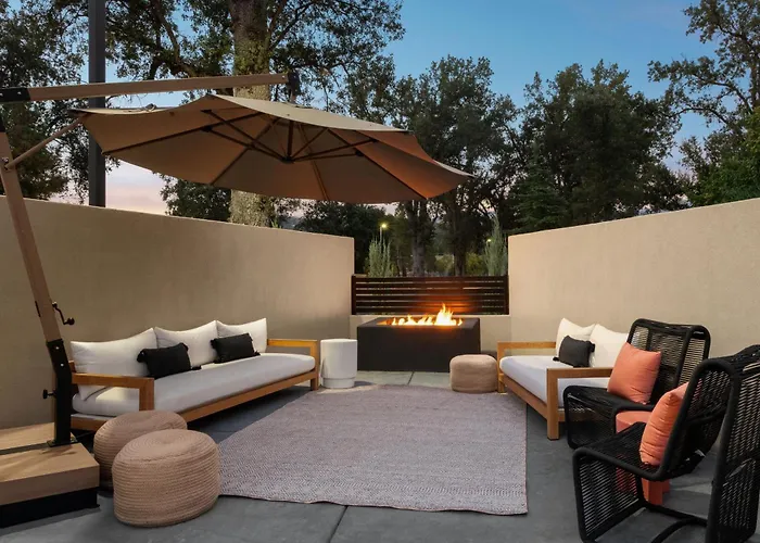 The Inelle, Oakhurst Yosemite, A Tribute Portfolio Hotel