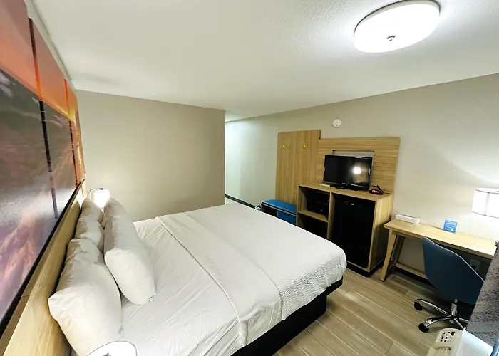 Days Inn By Wyndham Holland