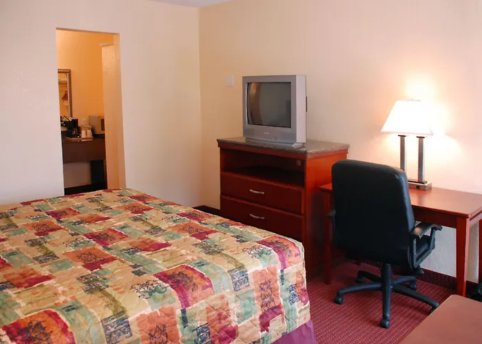 Relax Inn & Suites El Cajon