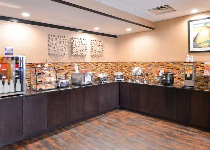 Best Western Plus Midwest Inn