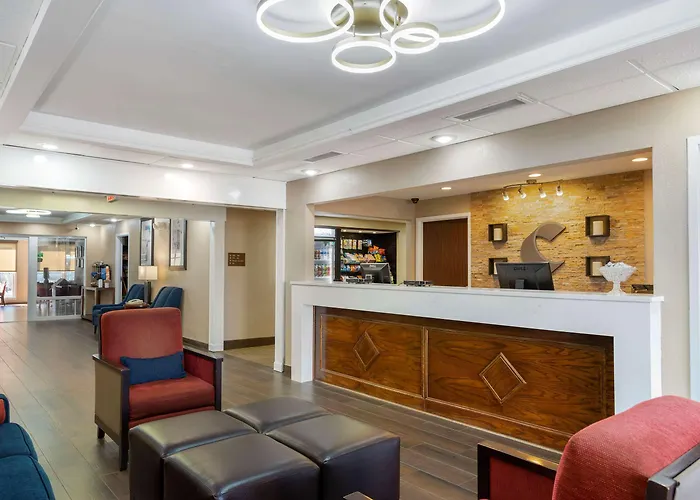 Comfort Inn & Suites - Near Robins Air Force Base Main Gate