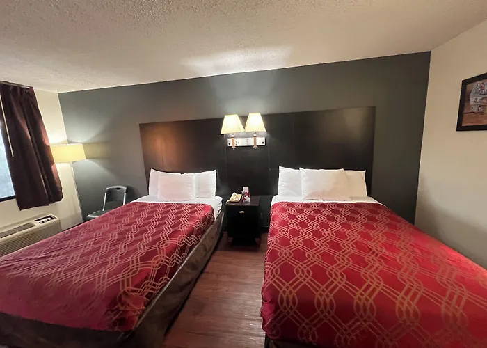 Econo Lodge Inn & Suites Tuscaloosa I-20