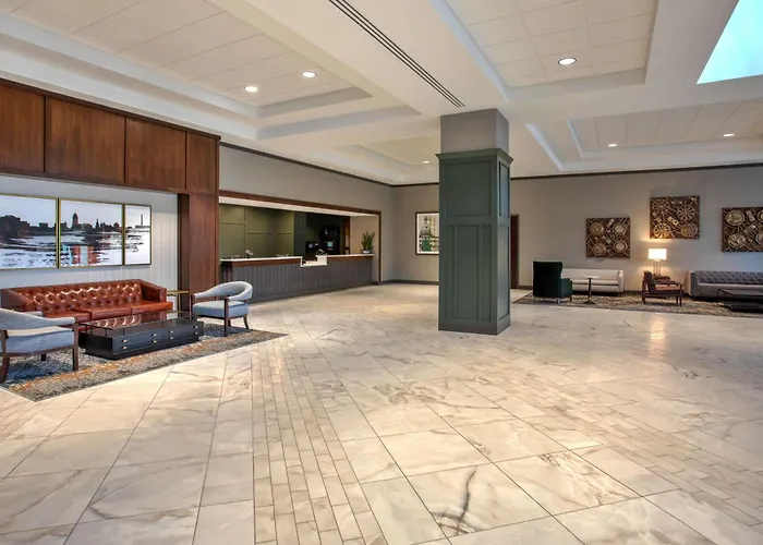 Doubletree By Hilton Lansing