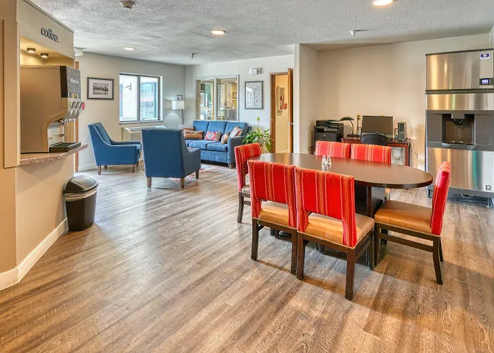 Yellowstone River Inn & Suites