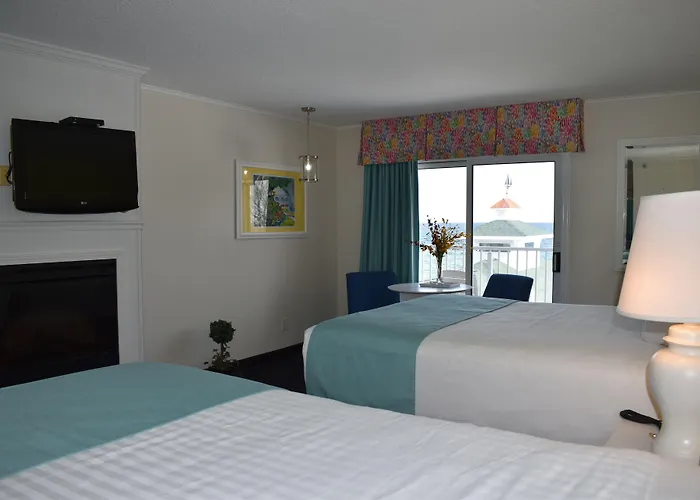 Breakers Resort - Lakeside