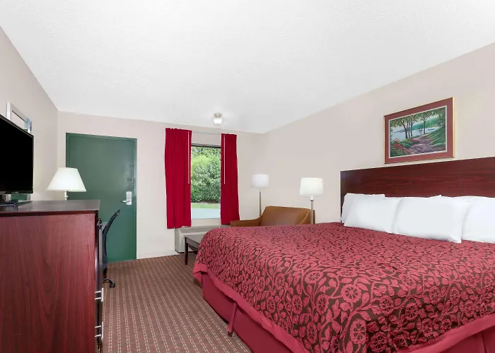 Days Inn By Wyndham Columbia Ne Fort Jackson
