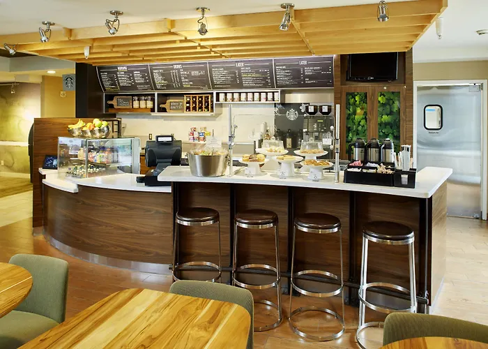 Courtyard By Marriott Lansing